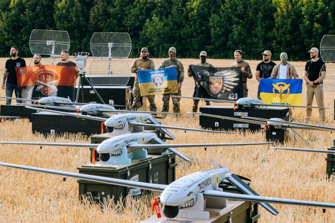 БПЛА Shark-M для 92 ОШБр, 128 ОГШБр, 74 ОРБ, підрозділу «Баліста» ССО, 43 ОАБр, 48 ОАБр, 59 ОМБр «Степові хижаки» СБС, 412 ОПБС «NEMESIS», 423 ОББС «Скіфські грифони», 3 підрозділам ГУР МО України, департаменту контррозвідки СБУ